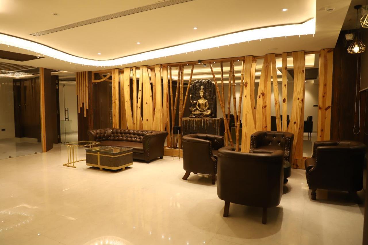 Hotel Emperio Grand Лакхнау Экстерьер фото